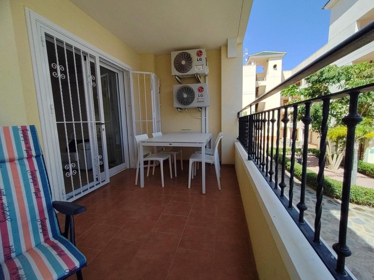 Lovely With Pool View Apartamento *